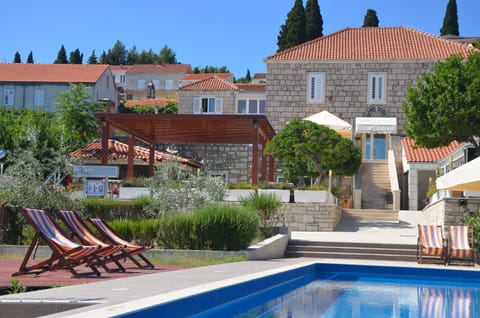 Facade/entrance, Swimming pool