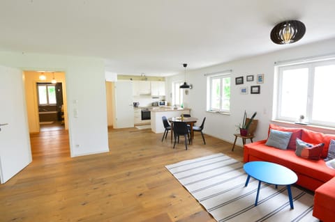 Kitchen or kitchenette, Living room, Seating area, Dining area