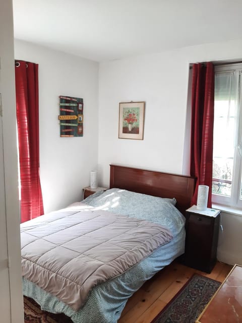 Chambre Eugénie Bed and Breakfast in Saint-Cloud