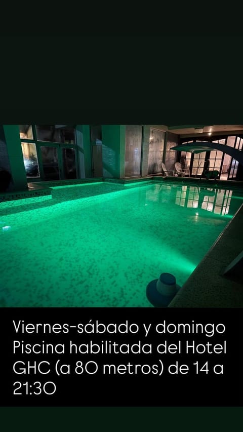 Text overlay, Swimming pool