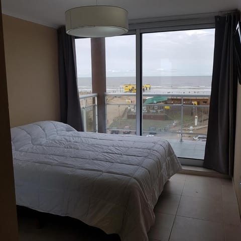 Bed, View (from property/room), Balcony/Terrace, Photo of the whole room, Bedroom, Sea view