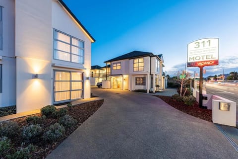 Property building, Facade/entrance, City view