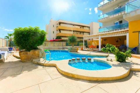 Lounge or bar, On site, Swimming pool