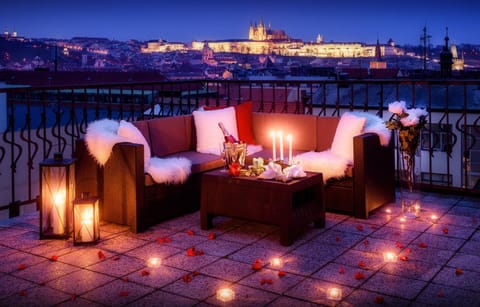Restaurant/places to eat, Facade/entrance, Spring, Night, Winter, Summer, BBQ facilities, BBQ facilities, Balcony/Terrace, Balcony/Terrace, Autumn, City view, City view, Landmark view, Landmark view, Street view, Street view