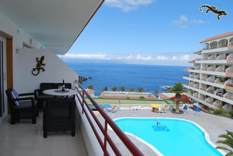 Balcony/Terrace, Area and facilities, Swimming pool