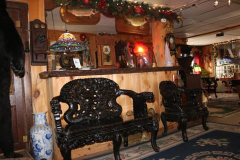 Colonial Inn Hotel in Pine Hill