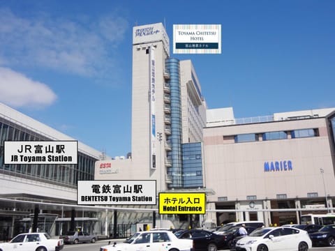 Facade/entrance