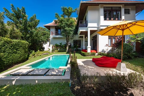 Property building, Patio, Garden, Pool view, Swimming pool, sunbed