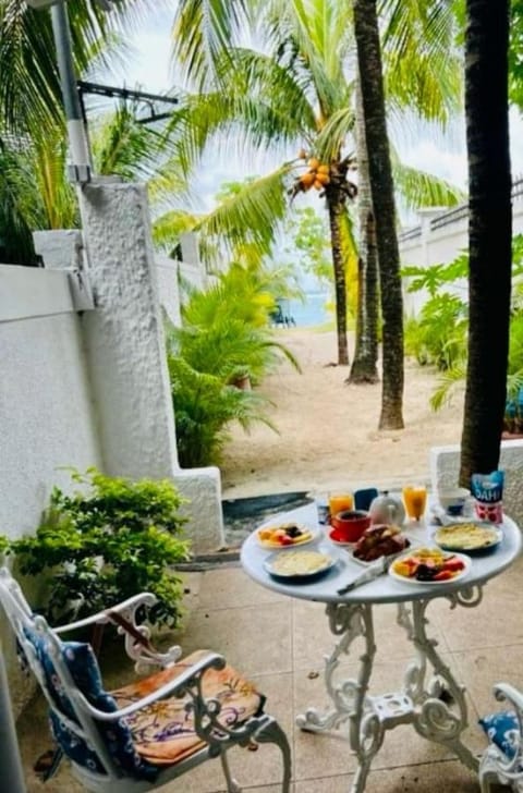Seating area, Beach, Beach, Sea view, Sea view, Breakfast