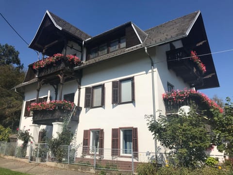 Villa Nusswald Apartment in Carinthia, Austria