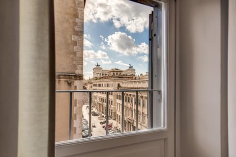 Facade/entrance, City view