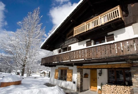 Facade/entrance, Winter