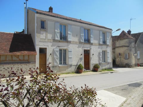 Facade/entrance, Street view