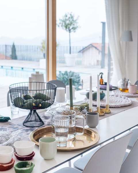 Coffee/tea facilities, Food, Drinks