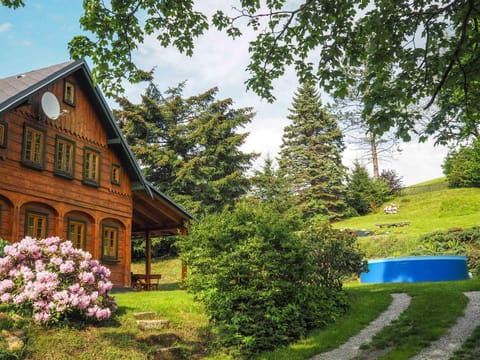 Property building, Garden, Swimming pool