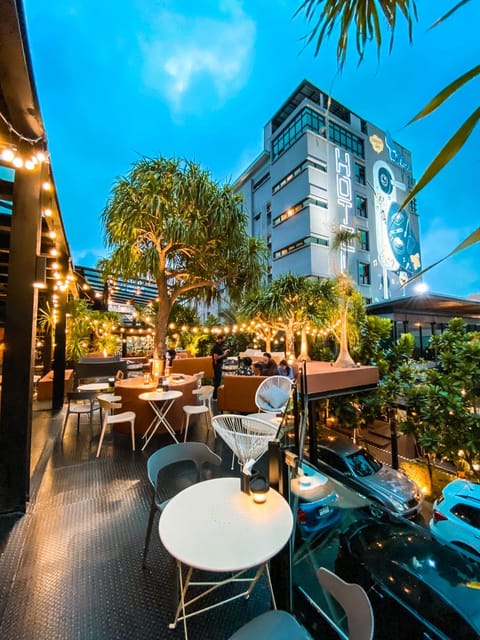 Restaurant/places to eat, Seating area