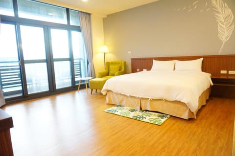 Bedroom, bunk bed