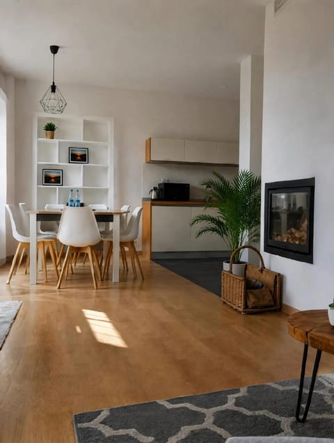 Property building, Communal lounge/ TV room, Balcony/Terrace, Balcony/Terrace, Kitchen or kitchenette, Living room, Seating area, Dining area, Asian breakfast, dishwasher, fireplace, fireplace, microwave, pet friendly, stove, stove, towels, kitchen, kitchen