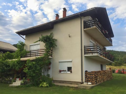 Property building, Day, Garden, Garden view