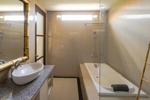 Shower, Bathroom, Bath, towels