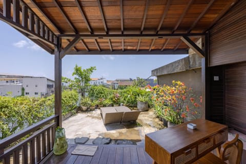 View (from property/room), Balcony/Terrace, Garden view