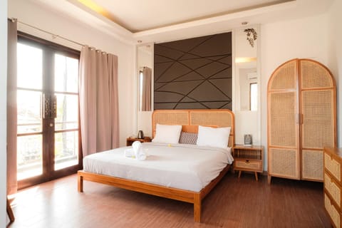 Bathroom, Balcony/Terrace, Photo of the whole room, Bedroom, minibar, wardrobe