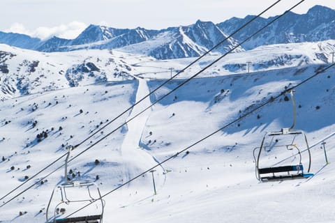 Winter, Skiing