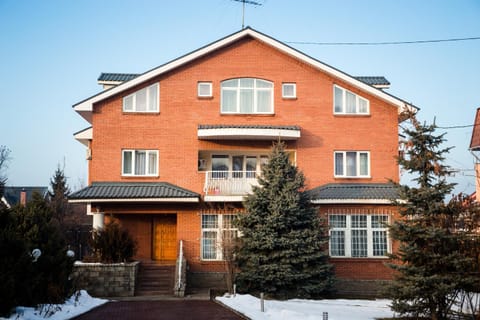 Property building, Facade/entrance, Day