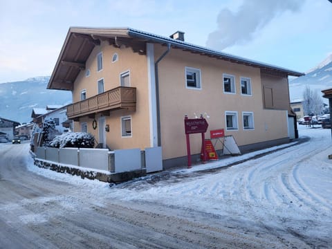 Ferienwohnung-Gerti Apartment in Uderns