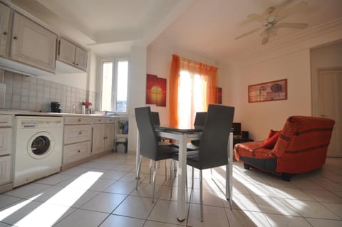Kitchen or kitchenette, Living room, Dining area