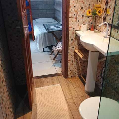 Pousada Marambaia Café - Praiana, econômica, Com café da manhã, piscina e hidromassagem ao ar livre - Frente para o mar Inn in Rio de Janeiro