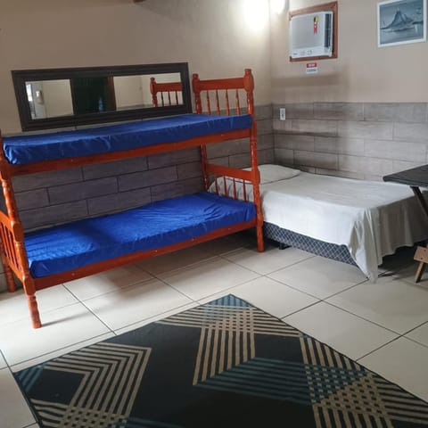 Pousada Marambaia Café - Praiana, econômica, Com café da manhã, piscina e hidromassagem ao ar livre - Frente para o mar Inn in Rio de Janeiro