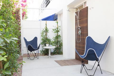 Holiday House Palm Springs Hotel in Palm Springs