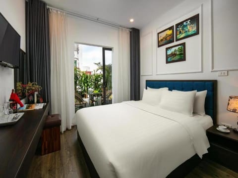 Bed, View (from property/room), Balcony/Terrace