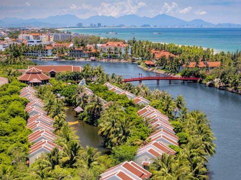 Property building, Day, Natural landscape, Bird's eye view, River view