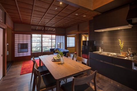 Kitchen or kitchenette, Seating area, Dining area