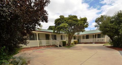 Patio, BBQ facilities, Garden