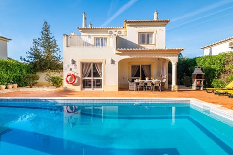 Property building, BBQ facilities, Dining area, Pool view, Swimming pool, sunbed