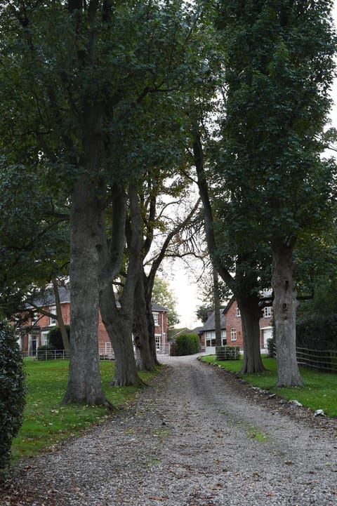 Woodleighton Cottages House in East Staffordshire District