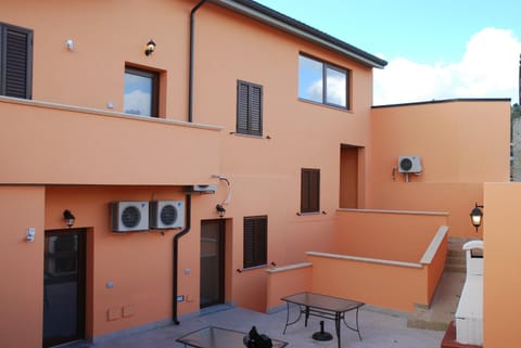 Property building, Garden