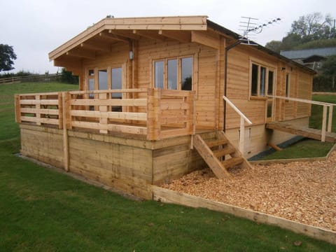 Property building, Garden, Balcony/Terrace