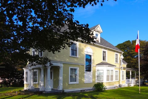 Property building, Facade/entrance, Garden
