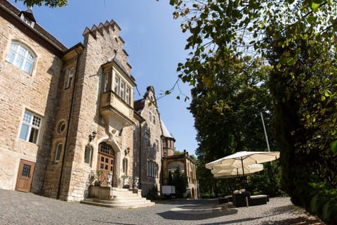 Facade/entrance, Day, Summer, On site