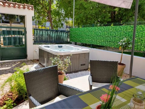 Patio, BBQ facilities, Garden, Hot Tub, Seating area