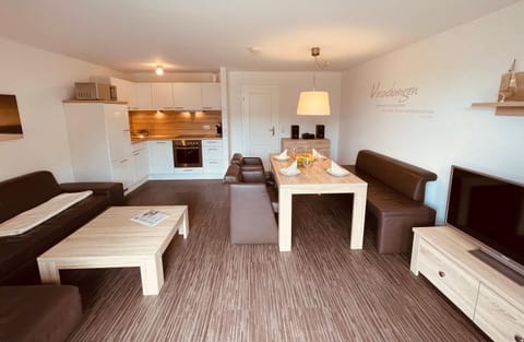 Staff, TV and multimedia, Kitchen or kitchenette, Living room, Photo of the whole room, Seating area