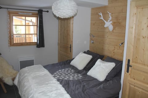 TV and multimedia, Photo of the whole room, Bedroom
