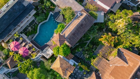 Property building, Swimming pool
