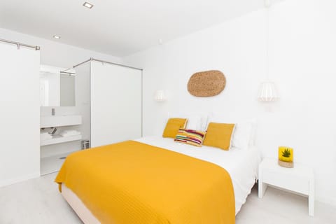 Bed, Bathroom, Bedroom