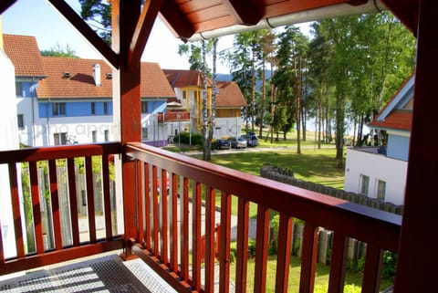 Facade/entrance, Lake view, Street view