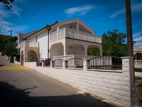 Property building, Day, Summer